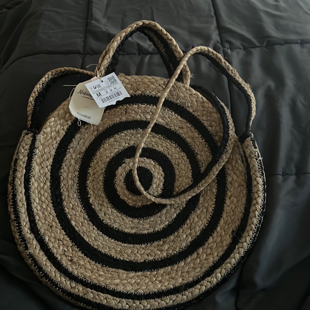 Circle shape bamboo bag